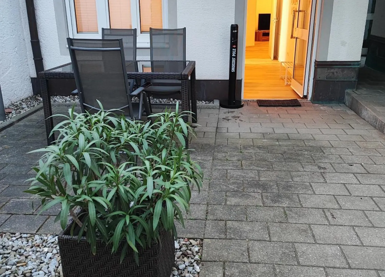 Fewo Planer Altstadtwohnung Mit Terrasse & Parkplatz contacts